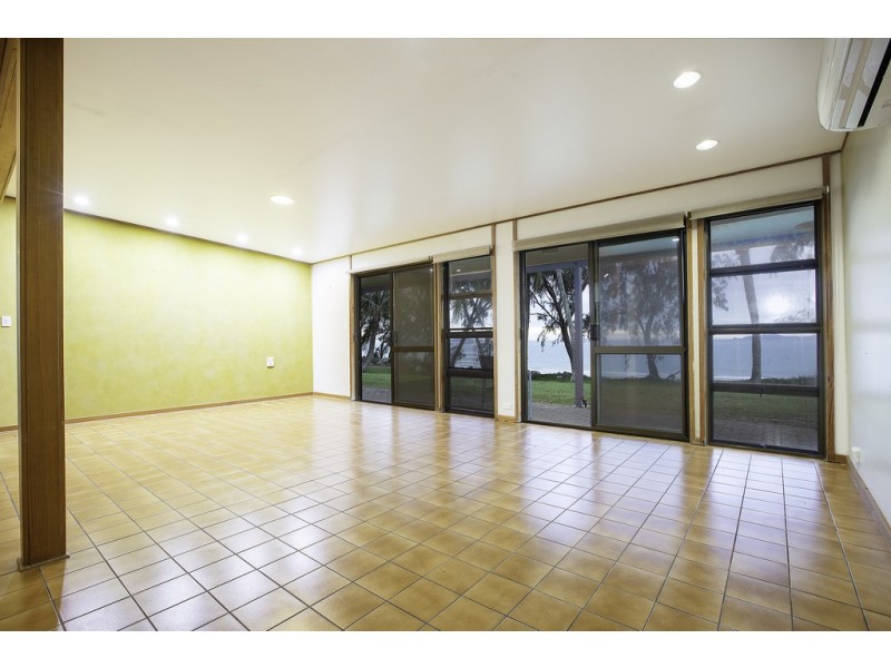 38 Bourke Street, Blacks Beach QLD 4740