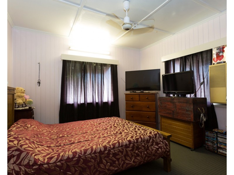 31 Smith Street, West Mackay QLD 4740