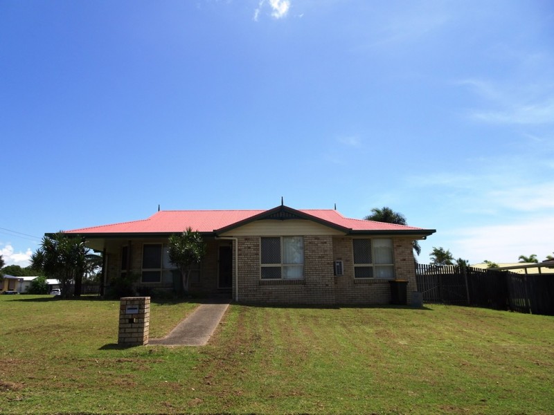 31 Pioneer Street, Glenella QLD 4740