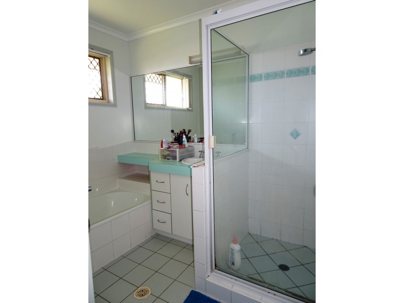 31 Pioneer Street, Glenella QLD 4740