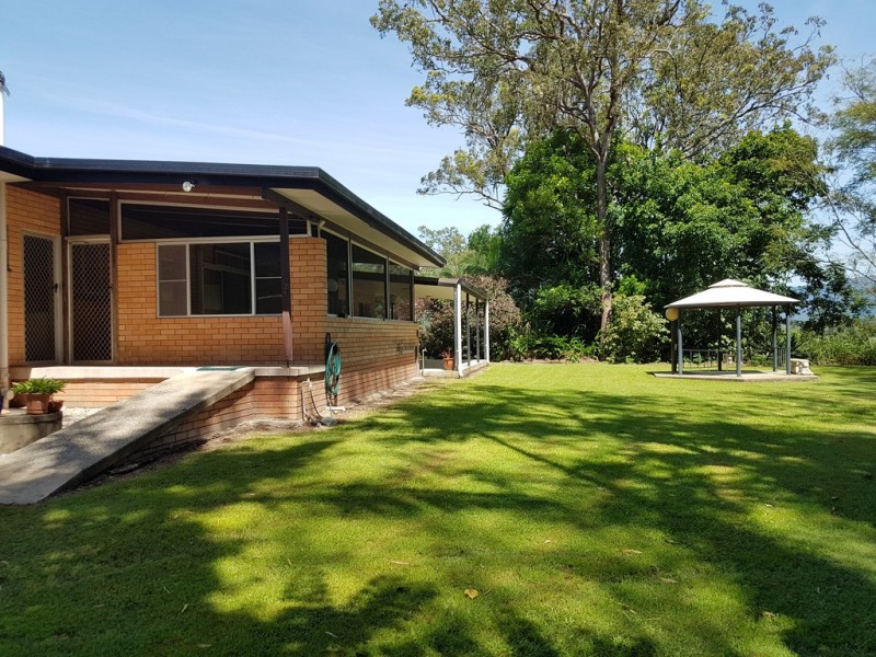 5 Mill Street, Finch Hatton QLD 4756