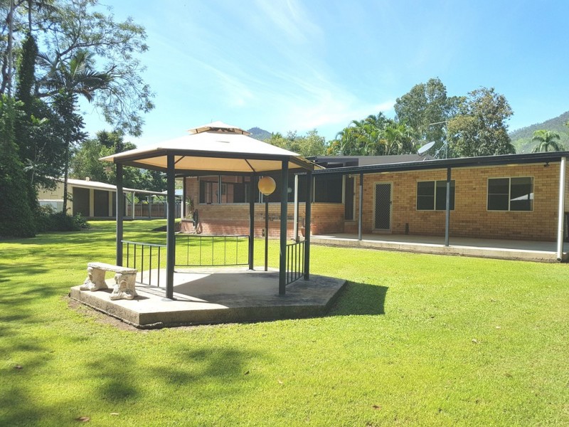 5 Mill Street, Finch Hatton QLD 4756