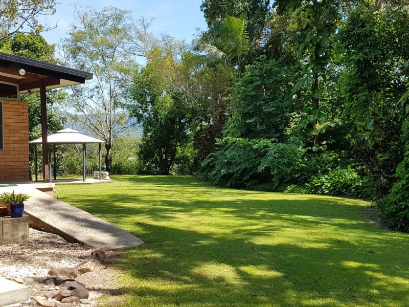 5 Mill Street, Finch Hatton QLD 4756