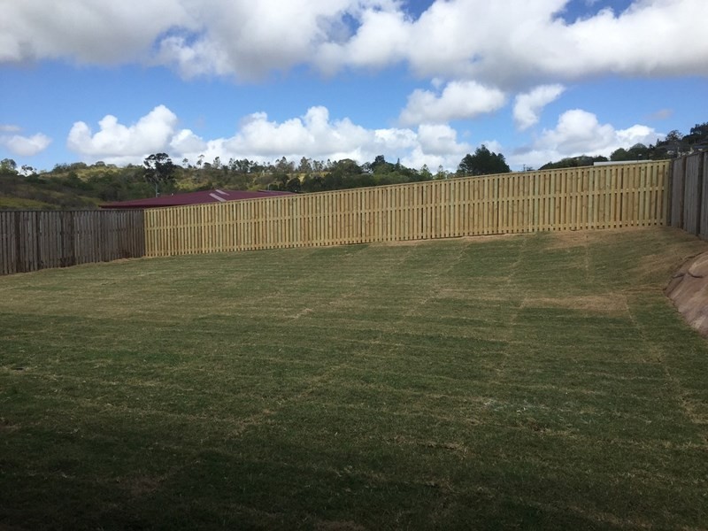 14 Hinkler Court, Rural View QLD 4740