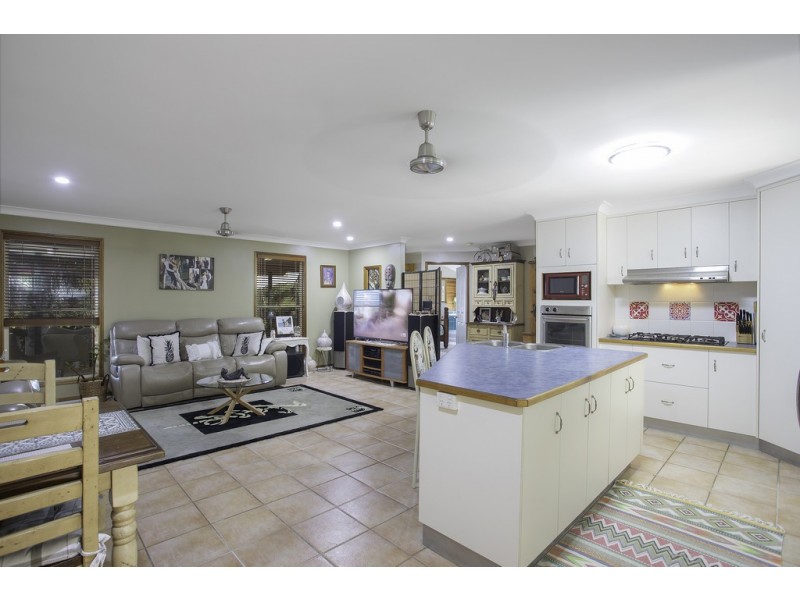 12 Mclaughlin Drive, Eimeo QLD 4740