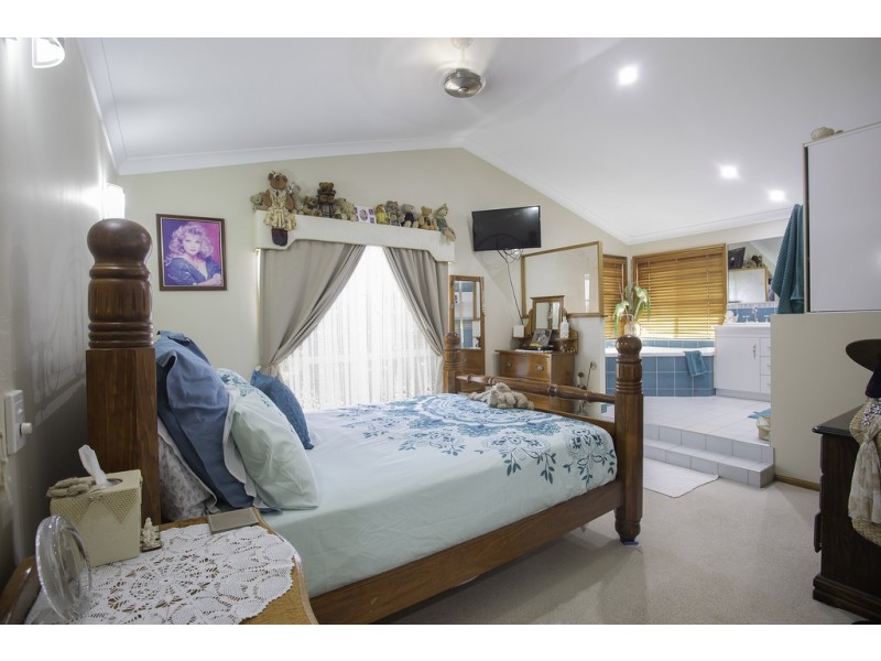 12 Mclaughlin Drive, Eimeo QLD 4740