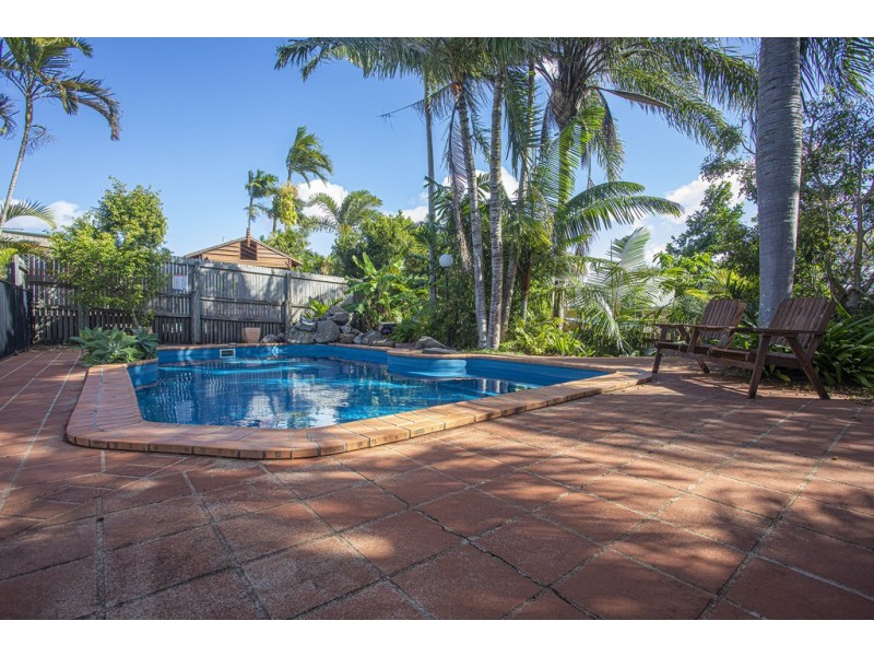 8 Chapman Court, Eimeo QLD 4740