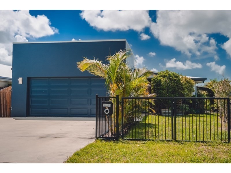 10 Townsend Street, Bucasia QLD 4750