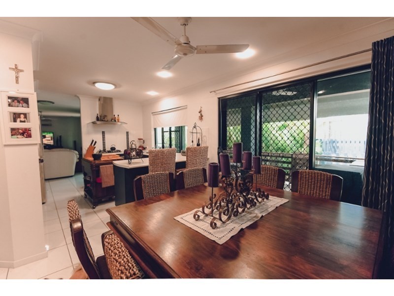 10 Townsend Street, Bucasia QLD 4750