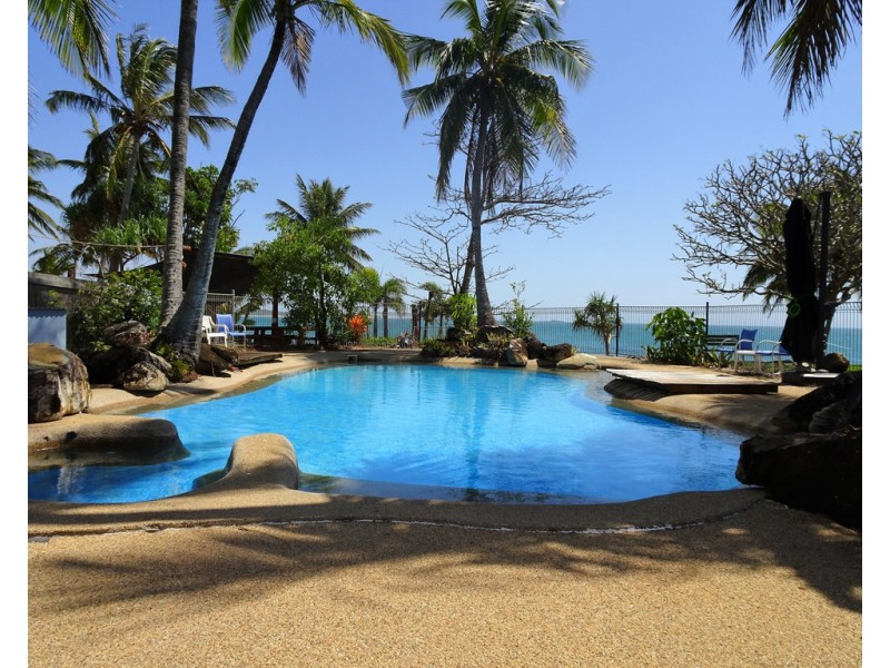 15/2 Beach Road, Dolphin Heads QLD 4740