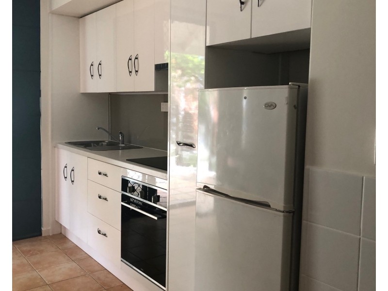 15/2 Beach Road, Dolphin Heads QLD 4740