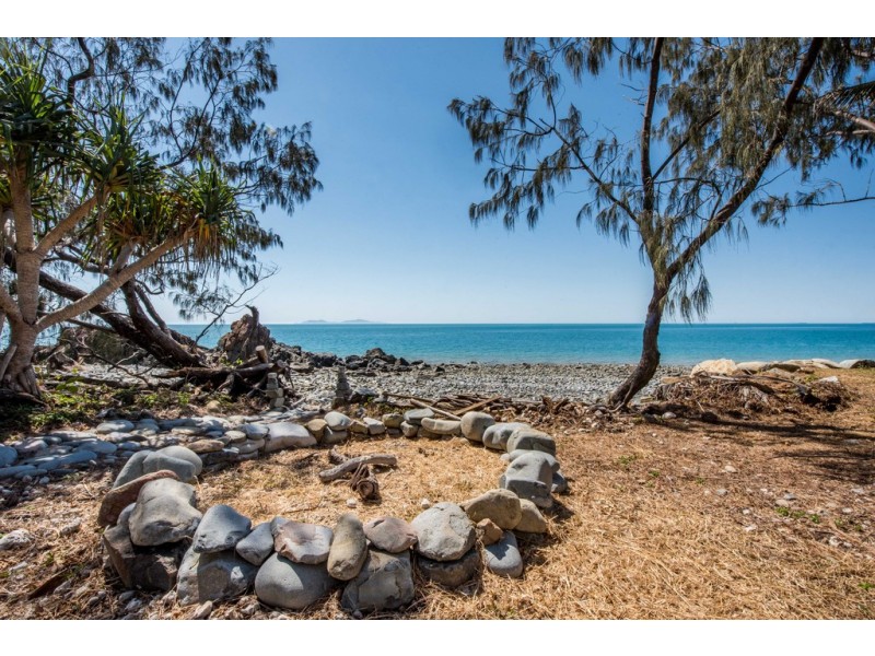 60 Admiral Drive, Dolphin Heads QLD 4740