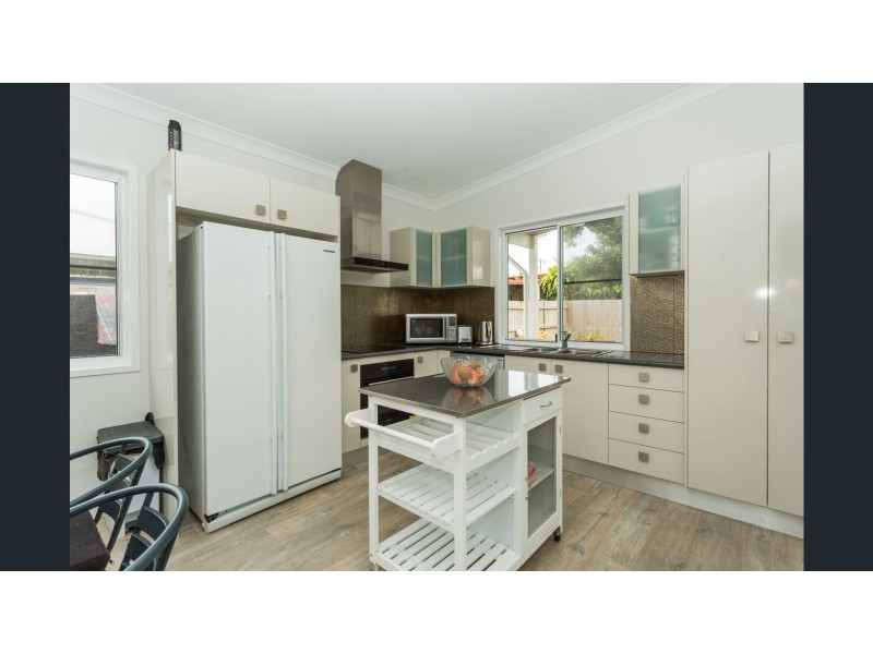 8 Jennifer Court, Bucasia QLD 4750