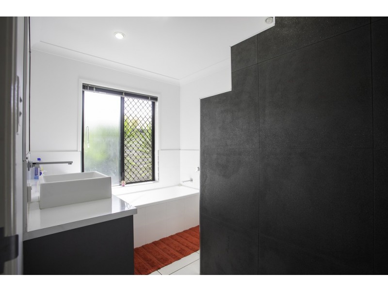 97 Dawson Boulevard, Rural View QLD 4740