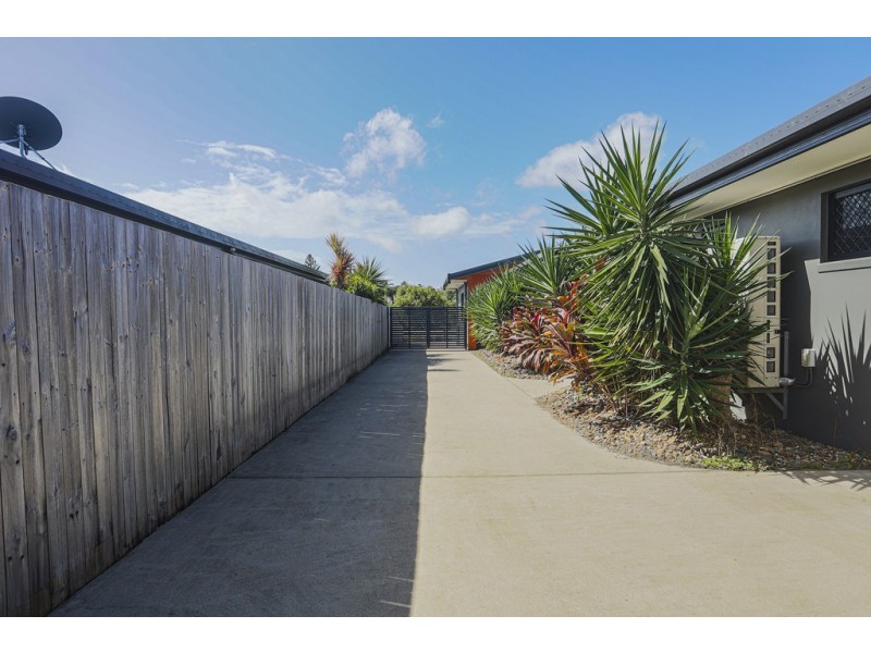 97 Dawson Boulevard, Rural View QLD 4740