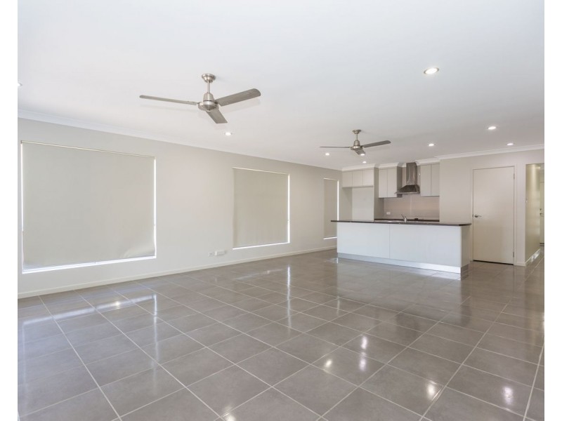 15 Majesty Street, Rural View QLD 4740