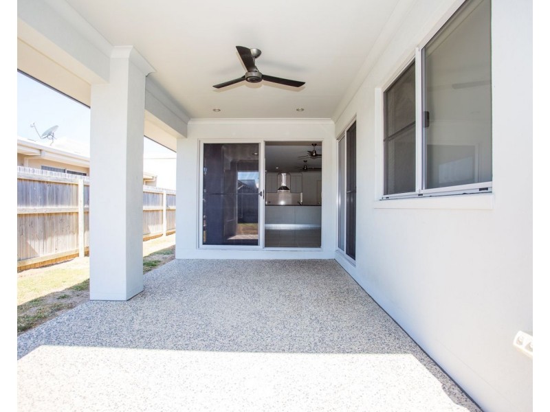 15 Majesty Street, Rural View QLD 4740