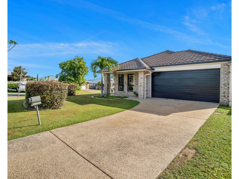 1 Crestview Crescent, Bucasia QLD 4750
