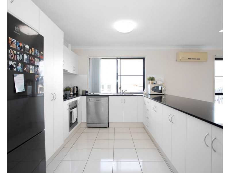 1 Crestview Crescent, Bucasia QLD 4750