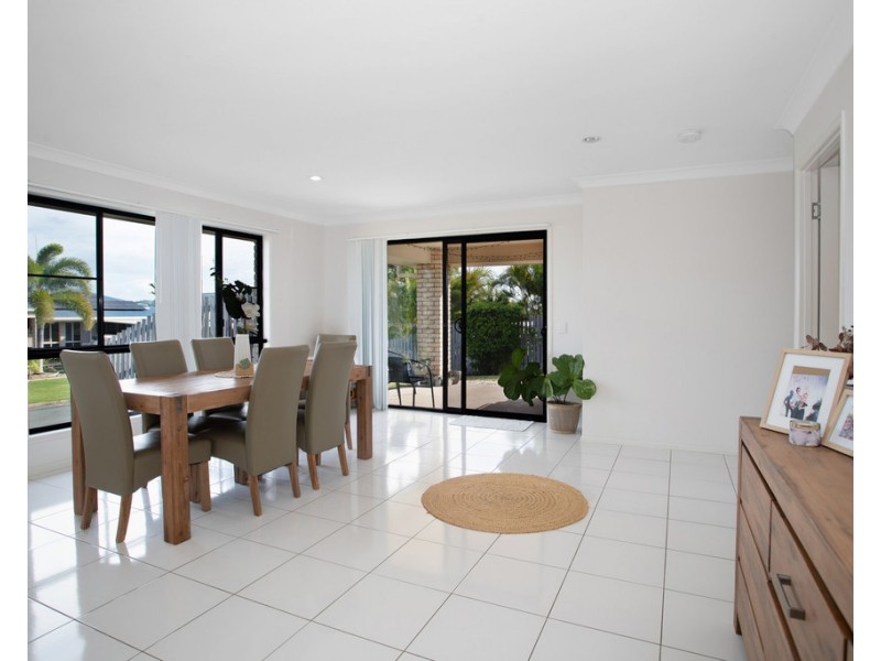 1 Crestview Crescent, Bucasia QLD 4750