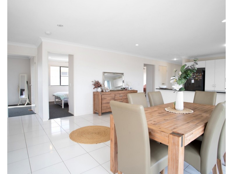 1 Crestview Crescent, Bucasia QLD 4750