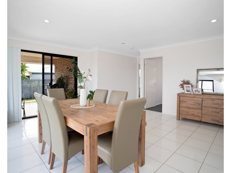 1 Crestview Crescent, Bucasia QLD 4750