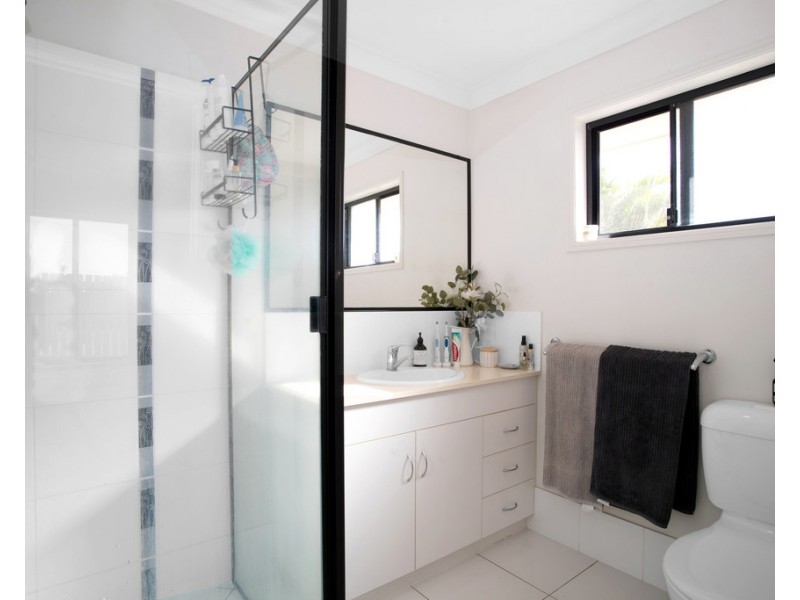 1 Crestview Crescent, Bucasia QLD 4750