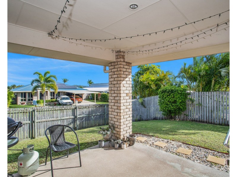 1 Crestview Crescent, Bucasia QLD 4750
