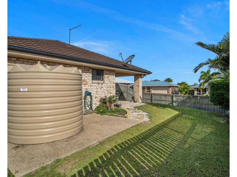 1 Crestview Crescent, Bucasia QLD 4750