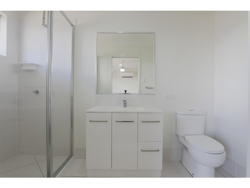 55 Commander Parade, Shoal Point QLD 4750