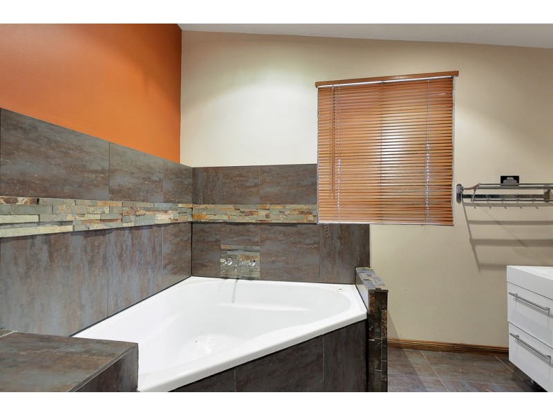 9 Campbell Street, Andergrove QLD 4740