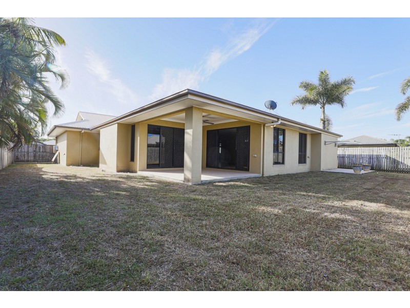 18 Cutfield Street, Glenella QLD 4740