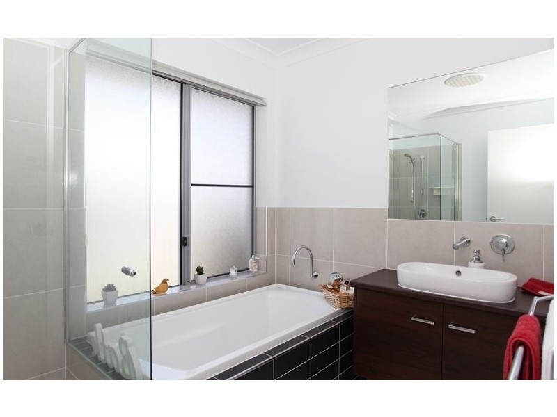 46 Montgomery Street, Rural View QLD 4740