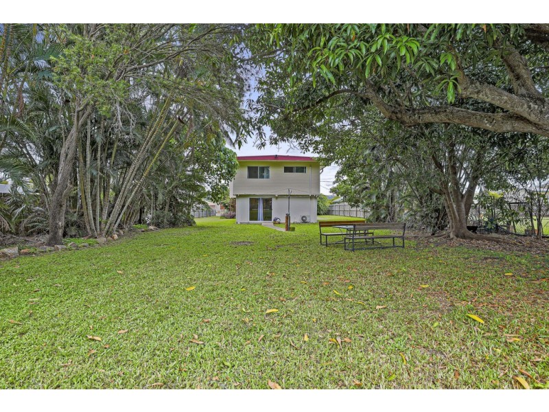 20 Davey Street, Glenella QLD 4740