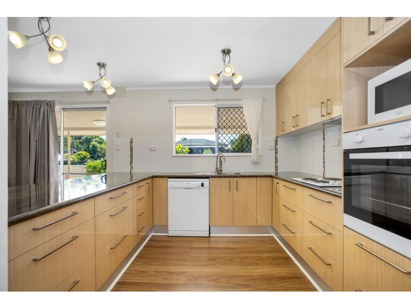 11 Pelican Street, Slade Point QLD 4740