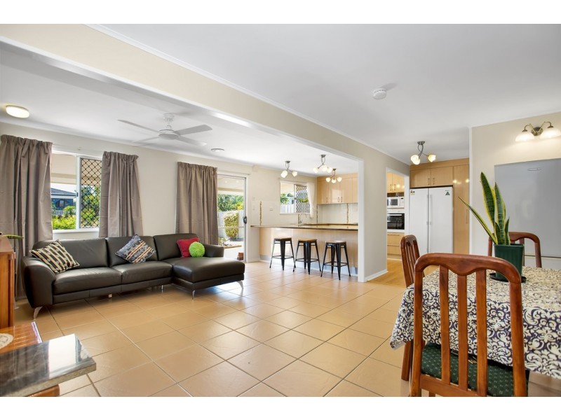 11 Pelican Street, Slade Point QLD 4740