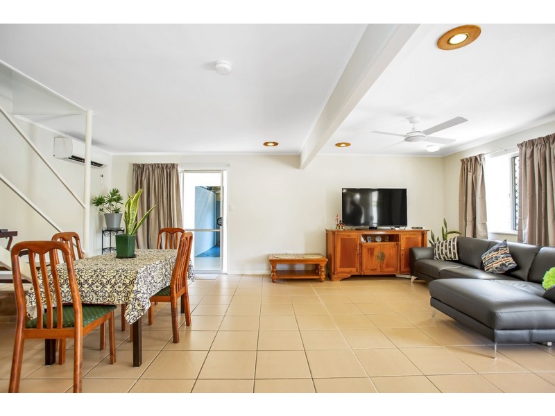 11 Pelican Street, Slade Point QLD 4740