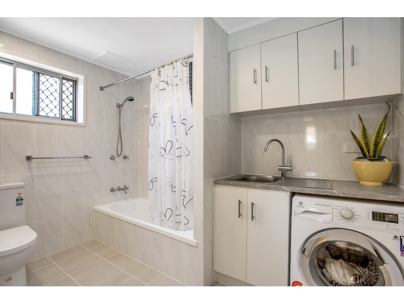 11 Pelican Street, Slade Point QLD 4740