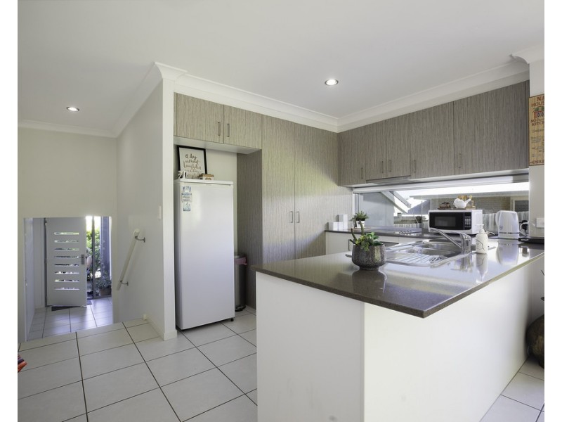 9 Bonney Street, Rural View QLD 4740