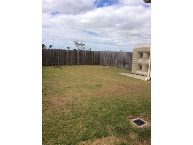 1/22 Makybe Diva Drive, Ooralea QLD 4740