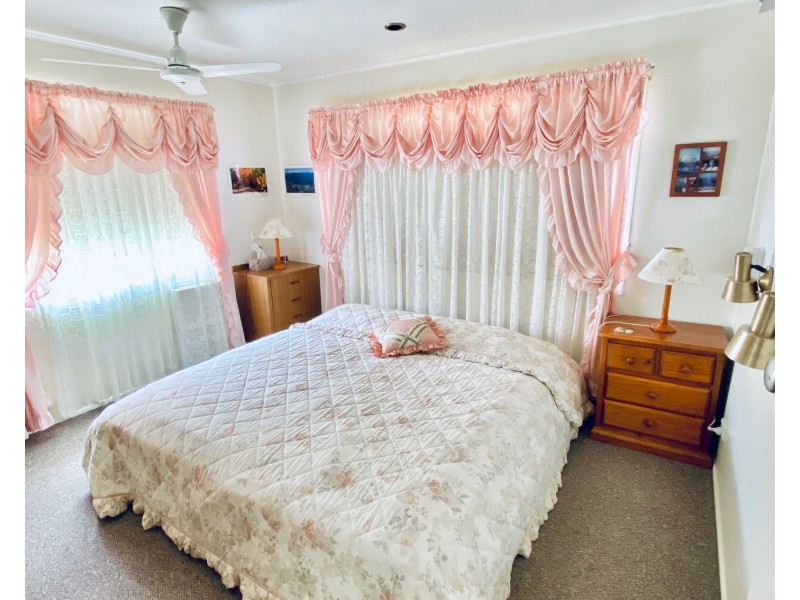 4 Peak Downs Highway, Walkerston QLD 4751