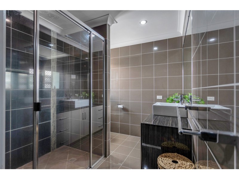 11 Macartney Drive, Marian QLD 4753
