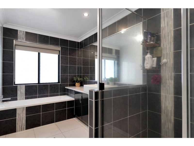11 Macartney Drive, Marian QLD 4753
