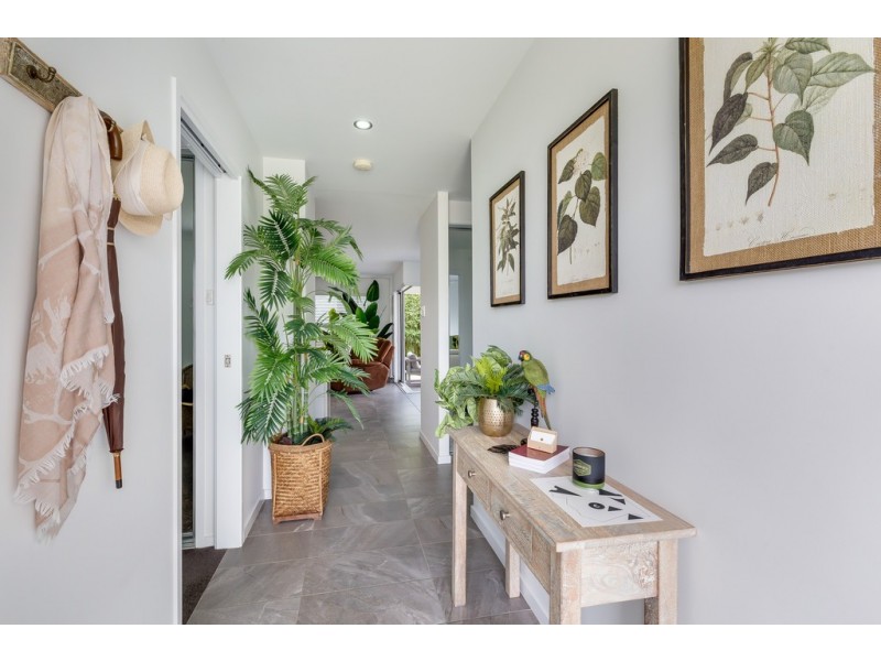 2 Morehead Drive, Rural View QLD 4740