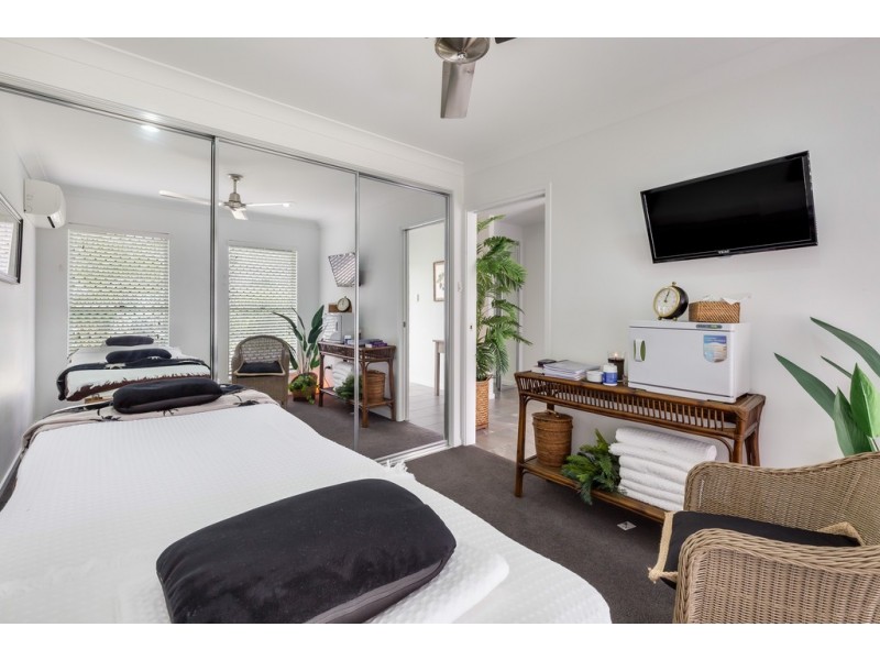 2 Morehead Drive, Rural View QLD 4740