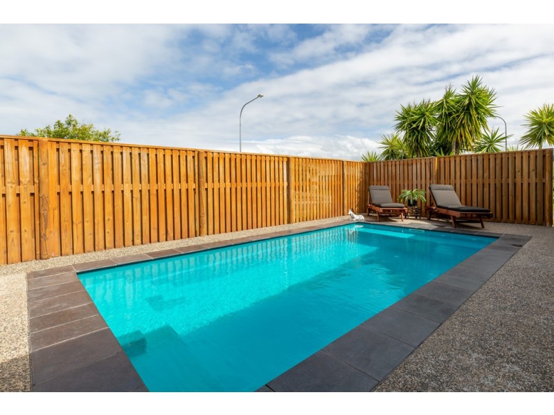 2 Morehead Drive, Rural View QLD 4740
