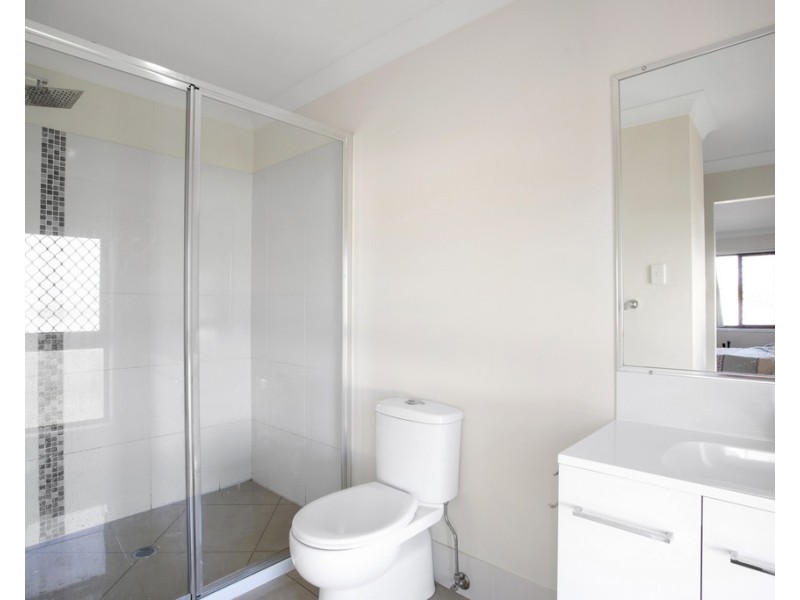 27 Eales Road, Rural View QLD 4740