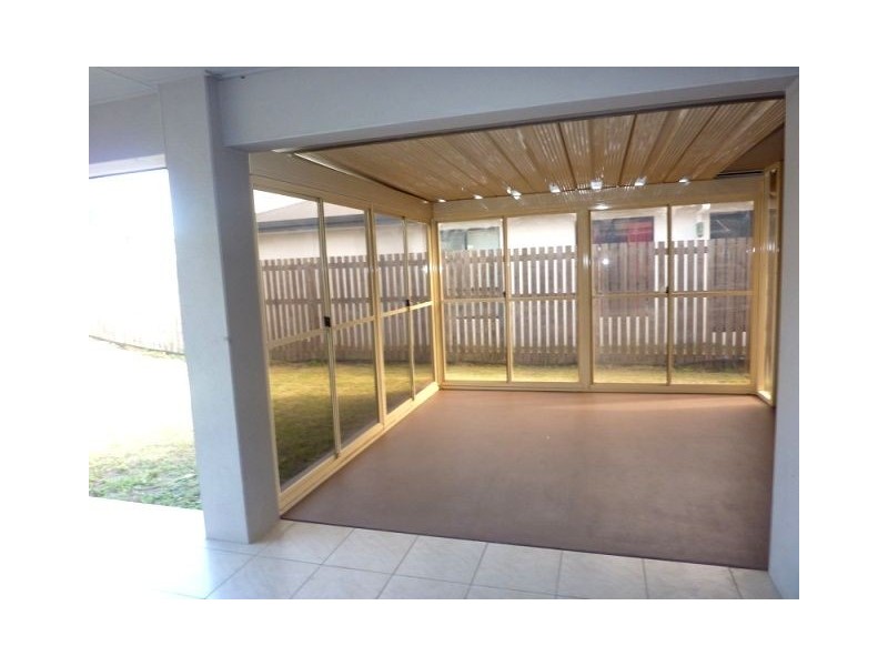 24 Woden Cres, Ooralea QLD 4740