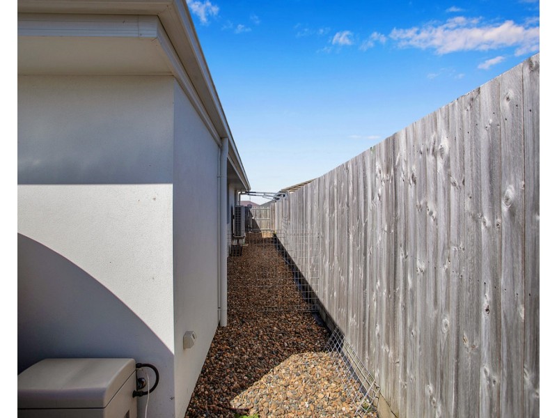 16 Aspen Street, Rural View QLD 4740