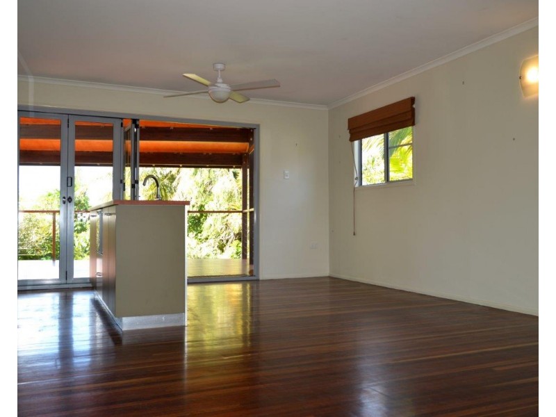 34 Pelican Street, Slade Point QLD 4740